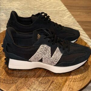 New Balance 327 Women’s Black Leopard